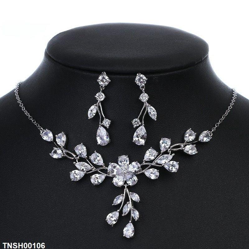 Tear Flower Necklace Set