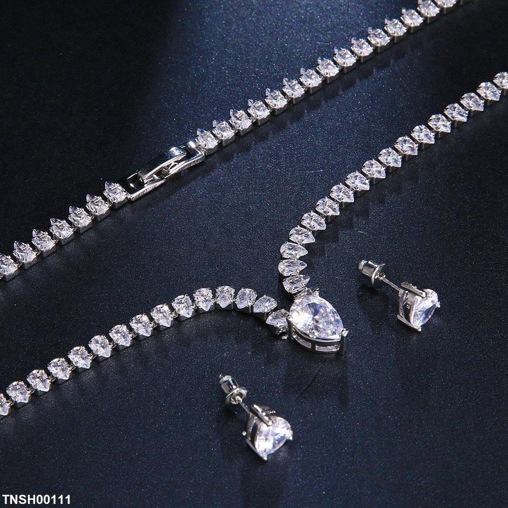 Tear Stone Necklace Set